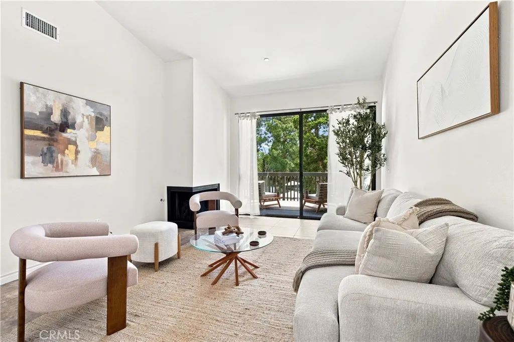 2538 W Macarthur, Santa Ana, CA 92704