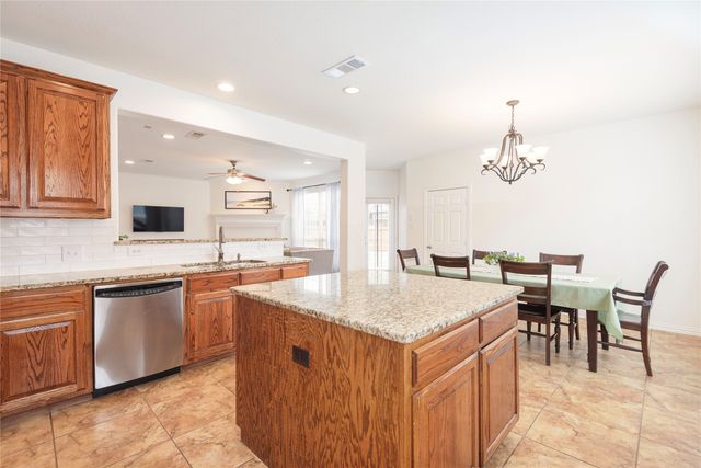 7014 Handen Drive, Rowlett, TX 75089