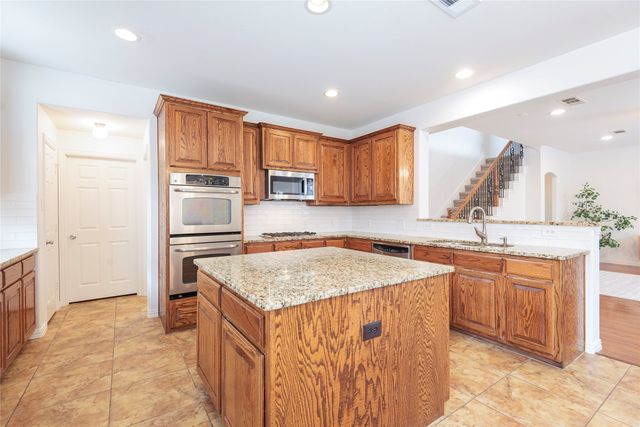 7014 Handen Drive, Rowlett, TX 75089