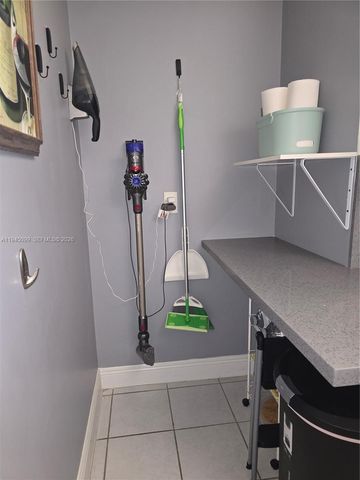 2171 NE 66th St 827, Fort Lauderdale, FL 33308