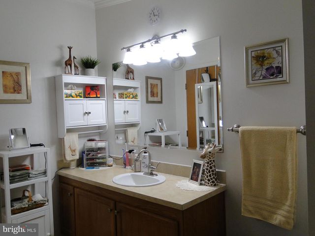 16 SKYVIEW DR, Quakertown, PA 18951