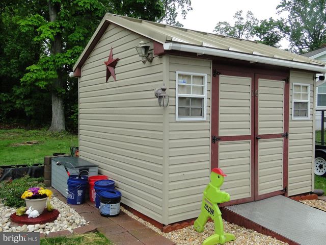 16 SKYVIEW DR, Quakertown, PA 18951