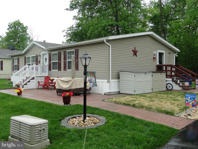 16 SKYVIEW DR, Quakertown, PA 18951