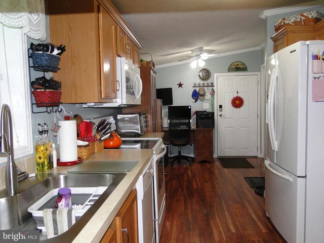 16 SKYVIEW DR, Quakertown, PA 18951