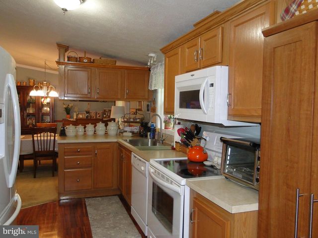 16 SKYVIEW DR, Quakertown, PA 18951