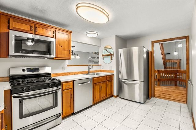 13 Eaton Ct 13, Haverhill, MA 01832