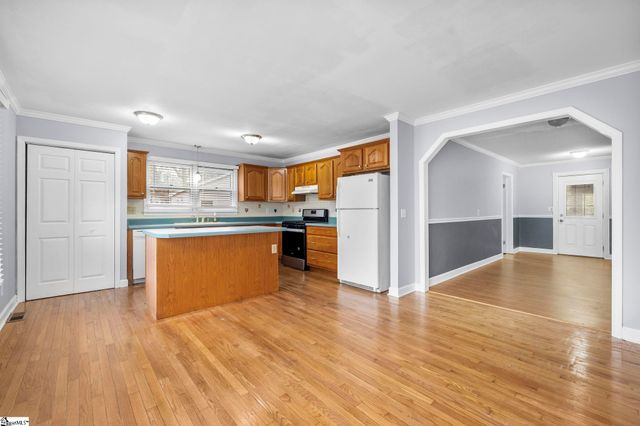 119 Sutton Drive, Taylors, SC 29687