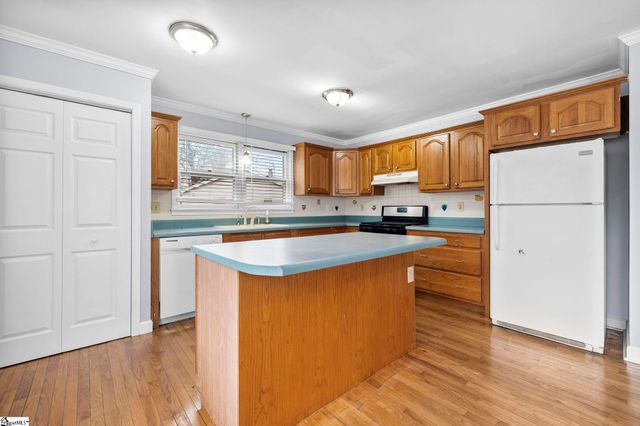 119 Sutton Drive, Taylors, SC 29687