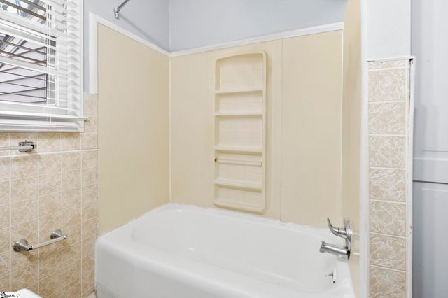 119 Sutton Drive, Taylors, SC 29687