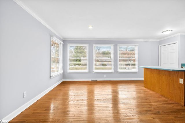 119 Sutton Drive, Taylors, SC 29687