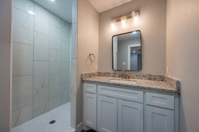 2099 Albert Broadfoot A, Bonham, TX 75418