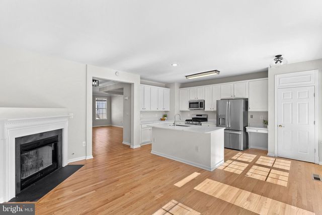 43073 SHADOW TER, Leesburg, VA 20176