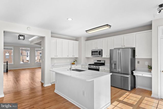 43073 SHADOW TER, Leesburg, VA 20176