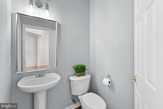 43073 SHADOW TER, Leesburg, VA 20176