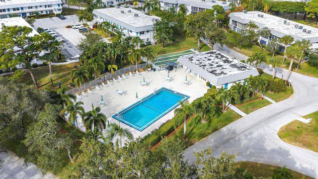 2929 SE Ocean Boulevard 103-2, Stuart, FL 34996
