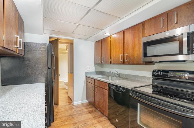 1073 LANCASTER BLVD #14, Mechanicsburg, PA 17055