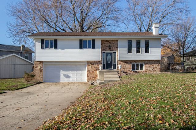 1510 W 94th Court, Crown Point, IN 46307
