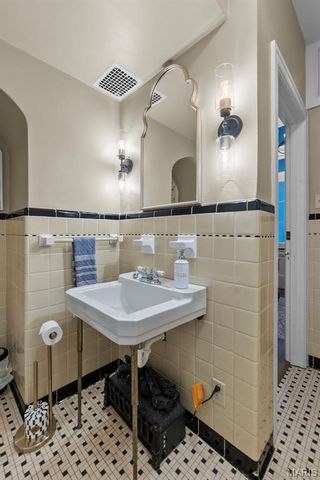 221 W Saint Joseph Street, Perryville, MO 63775