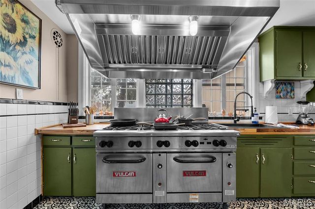 221 W Saint Joseph Street, Perryville, MO 63775