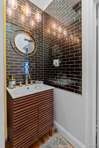 221 W Saint Joseph Street, Perryville, MO 63775