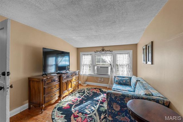 221 W Saint Joseph Street, Perryville, MO 63775