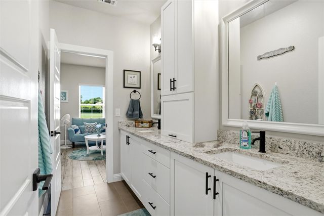 1184 Horizon Trace Drive, Azle, TX 76020