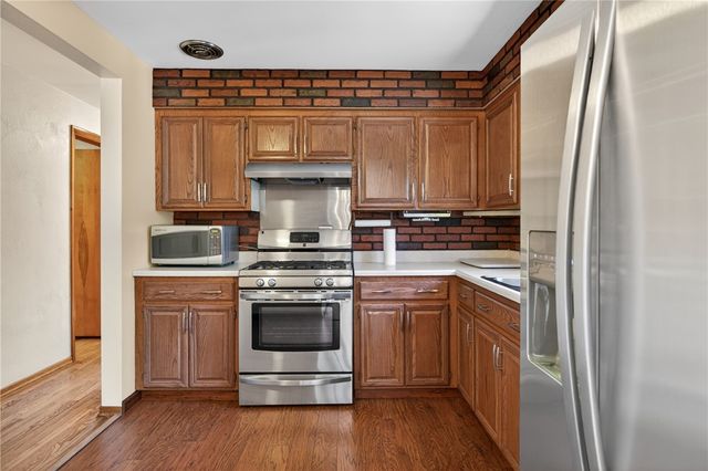 3816 Fleetwood Dr, West Mifflin, PA 15122