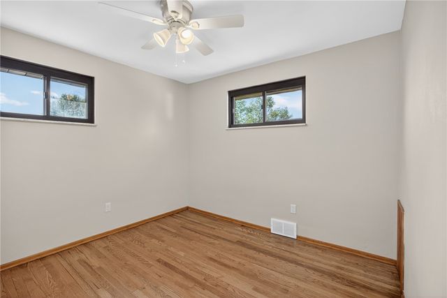 3816 Fleetwood Dr, West Mifflin, PA 15122