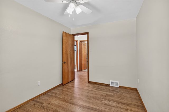 3816 Fleetwood Dr, West Mifflin, PA 15122