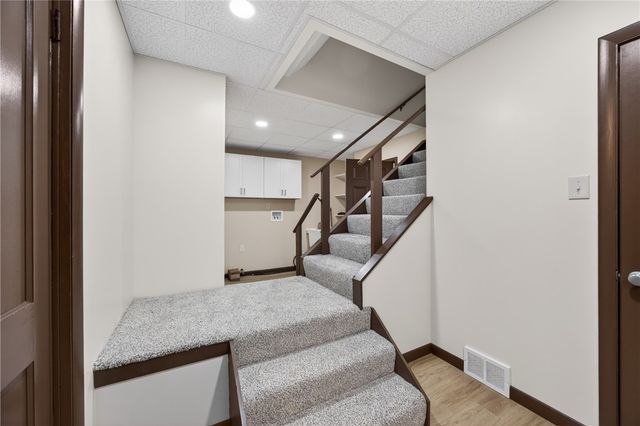 3816 Fleetwood Dr, West Mifflin, PA 15122