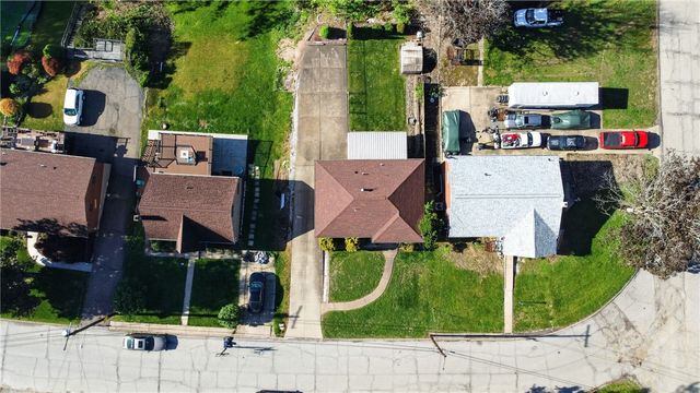 3816 Fleetwood Dr, West Mifflin, PA 15122