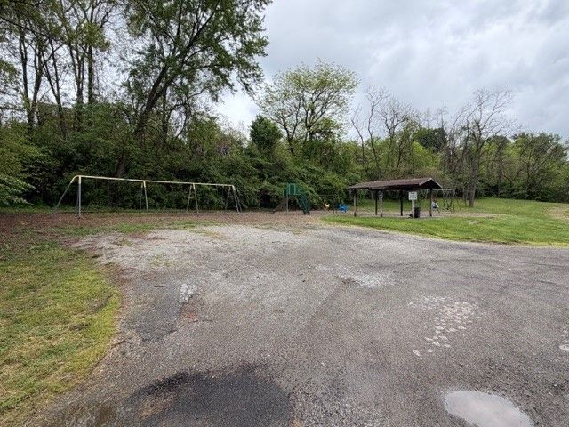 3816 Fleetwood Dr, West Mifflin, PA 15122