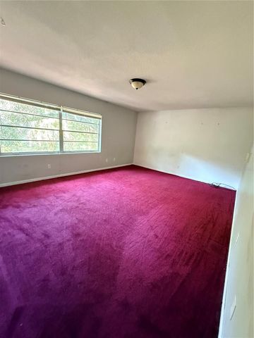 816 NW 14TH AVE., Gainesville, FL 32601