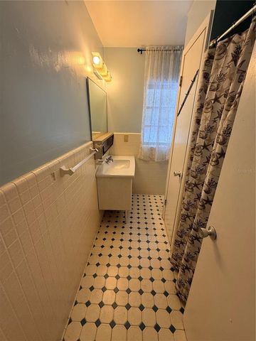 816 NW 14TH AVE., Gainesville, FL 32601