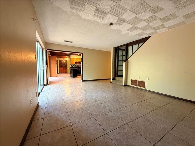 816 NW 14TH AVE., Gainesville, FL 32601