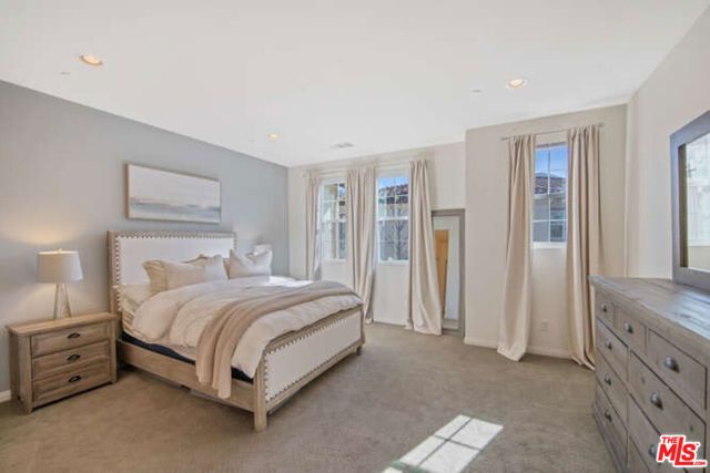 2464 Blossom Ridge Court 2, Simi Valley, CA 93063
