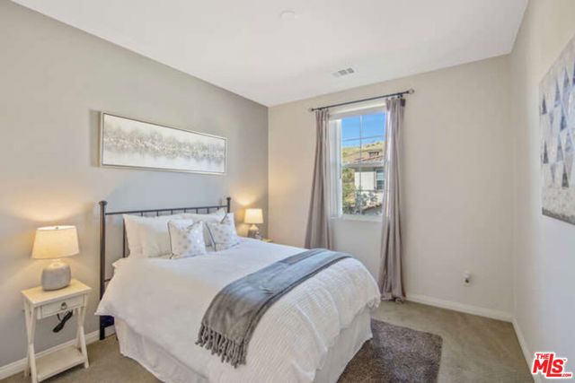 2464 Blossom Ridge Court 2, Simi Valley, CA 93063