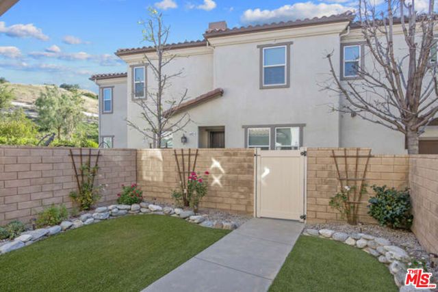 2464 Blossom Ridge Court 2, Simi Valley, CA 93063
