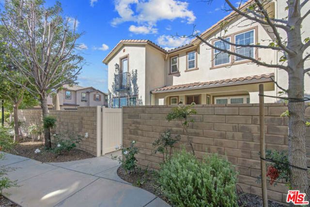 2464 Blossom Ridge Court 2, Simi Valley, CA 93063