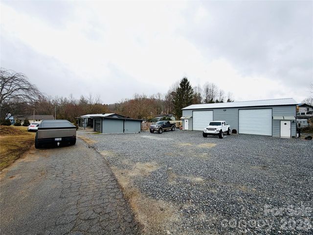 3021 Spartanburg Highway, East Flat Rock, NC 28726