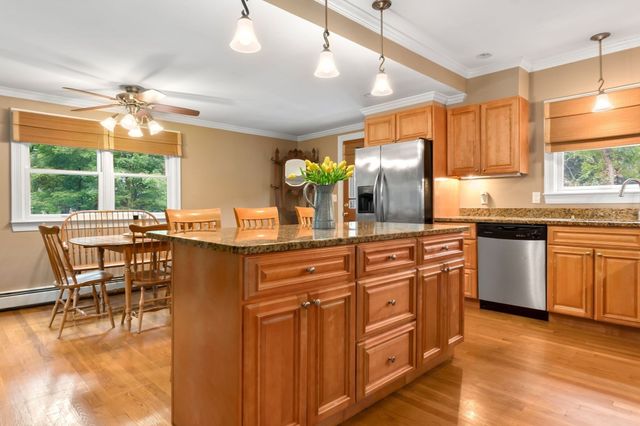 135 Linebrook Rd, Ipswich, MA 01938