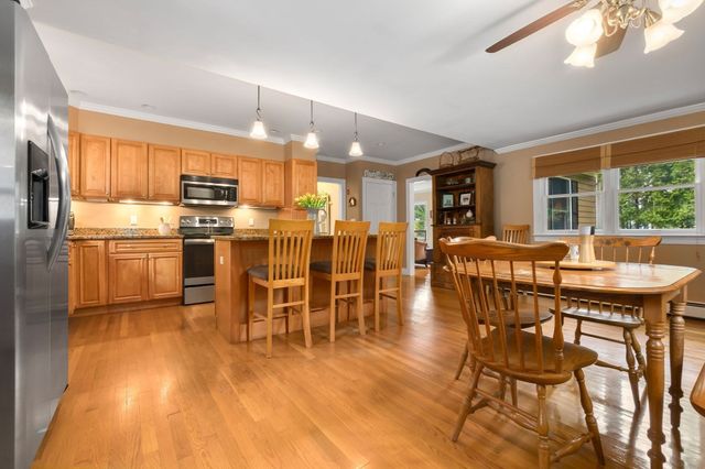 135 Linebrook Rd, Ipswich, MA 01938