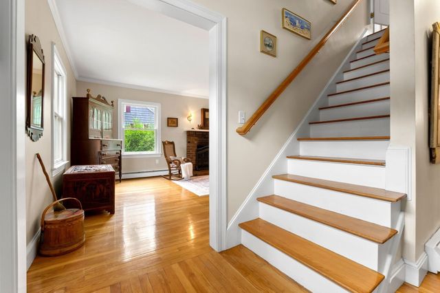 135 Linebrook Rd, Ipswich, MA 01938