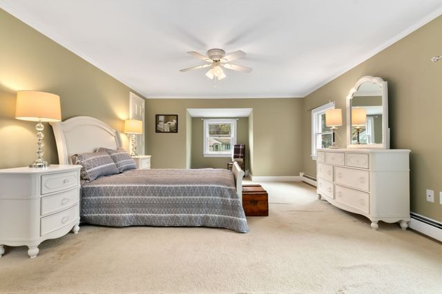 135 Linebrook Rd, Ipswich, MA 01938
