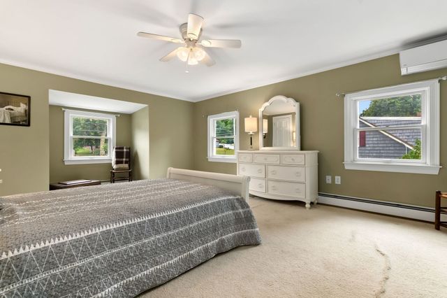135 Linebrook Rd, Ipswich, MA 01938