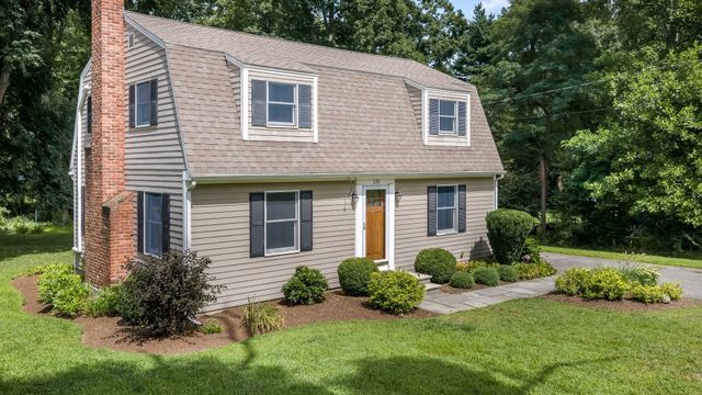 135 Linebrook Rd, Ipswich, MA 01938