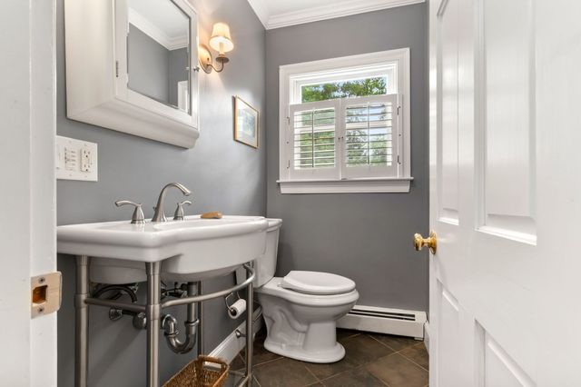 135 Linebrook Rd, Ipswich, MA 01938