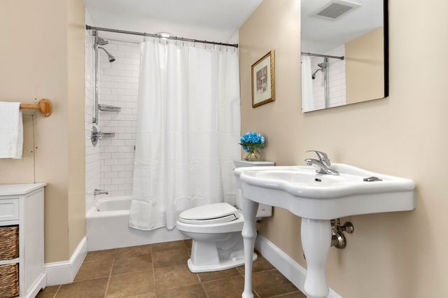 135 Linebrook Rd, Ipswich, MA 01938