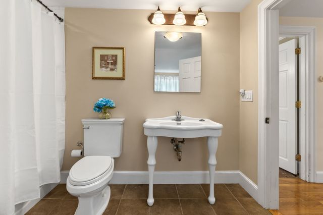 135 Linebrook Rd, Ipswich, MA 01938