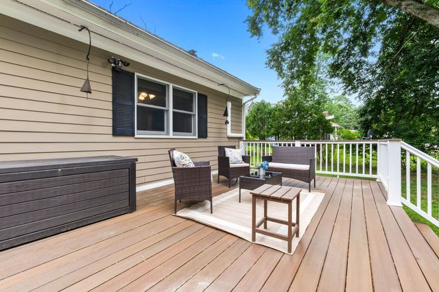 135 Linebrook Rd, Ipswich, MA 01938